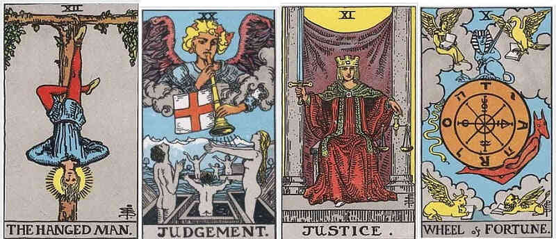 ４枚のタロットカード
吊るされた男（Hanged Man）、審判（Judgement）、正義（Justice）、運命の輪（Wheel Fortune）
